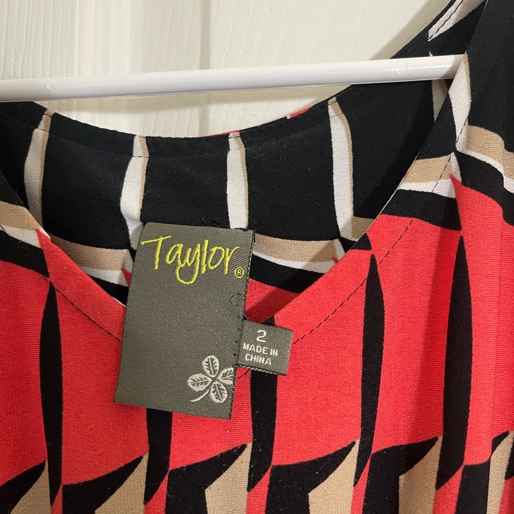 Taylor women’s dress size 2 - Picture 2 of 5